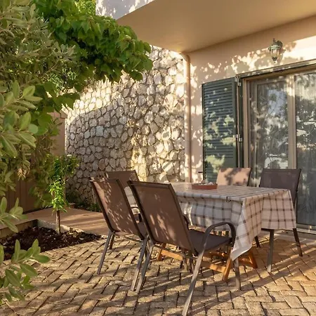 Brian & Dora's House In Kontogourata