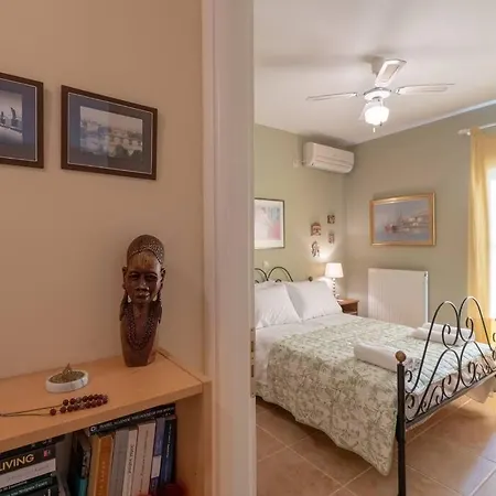 Brian & Dora's House In Kontogourata Apartment